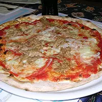 Pizze farcite di cucina siciliana grandi